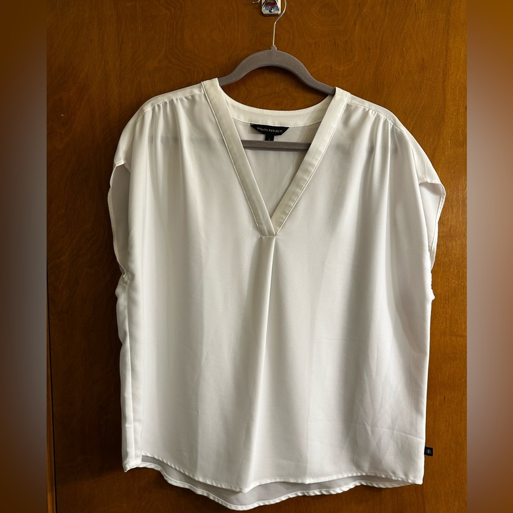 Banana Republic Cream V-Neck Blouse